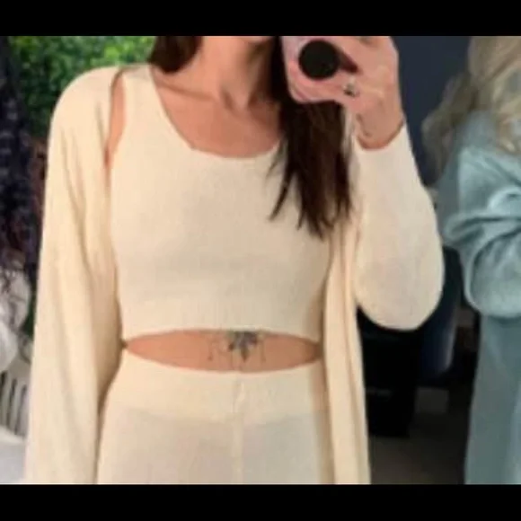 Fuzzy tank and pants set loungewear - Picture 4 of 6